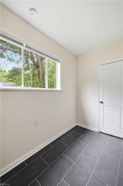 Photo 11 of 24 residential for sale in York County virginia