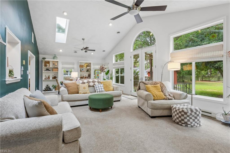 Photo 14 of 36 residential for sale in York County virginia