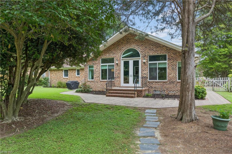 Photo 30 of 36 residential for sale in York County virginia