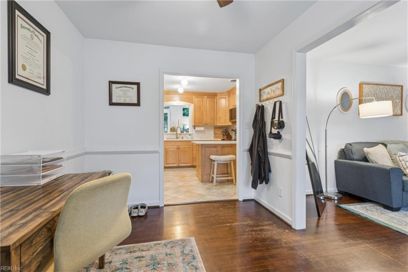 Photo 8 of 36 residential for sale in York County virginia