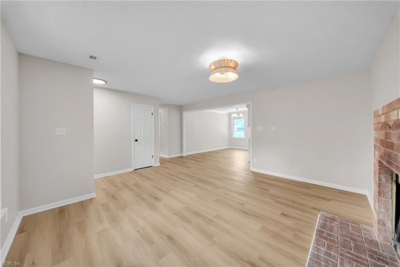 Photo 10 of 48 residential for sale in Chesapeake virginia