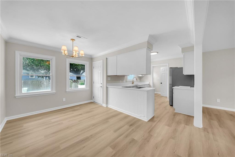Photo 14 of 48 residential for sale in Chesapeake virginia