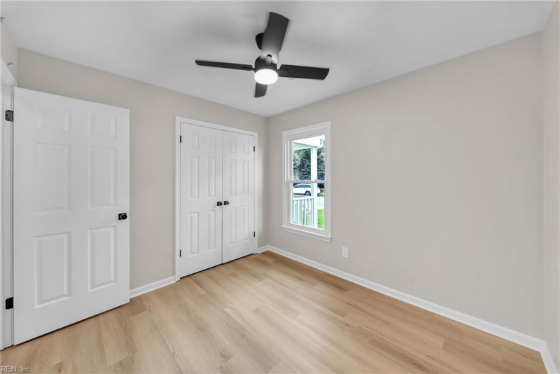 Photo 23 of 48 residential for sale in Chesapeake virginia