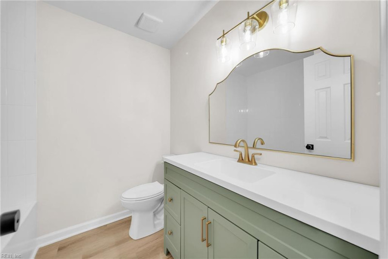 Photo 25 of 48 residential for sale in Chesapeake virginia