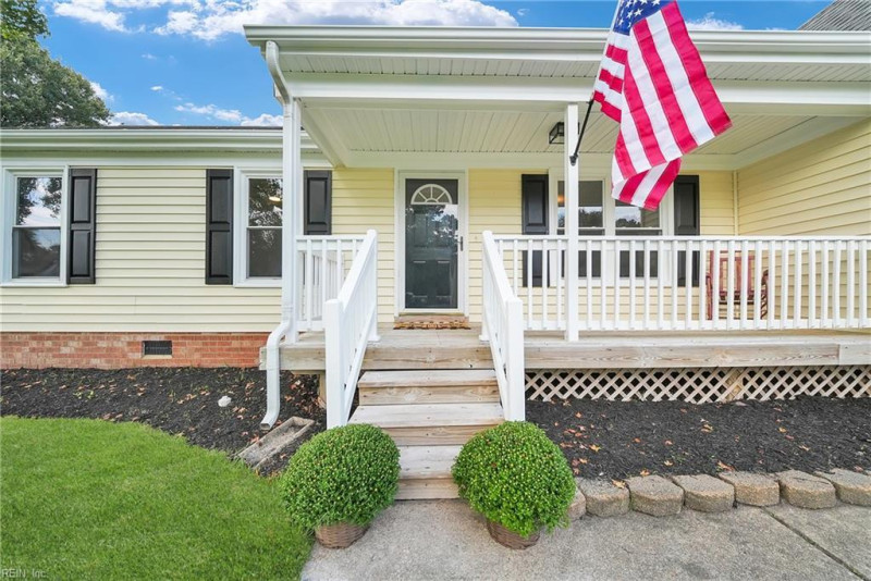 Photo 4 of 48 residential for sale in Chesapeake virginia