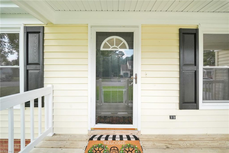 Photo 5 of 48 residential for sale in Chesapeake virginia