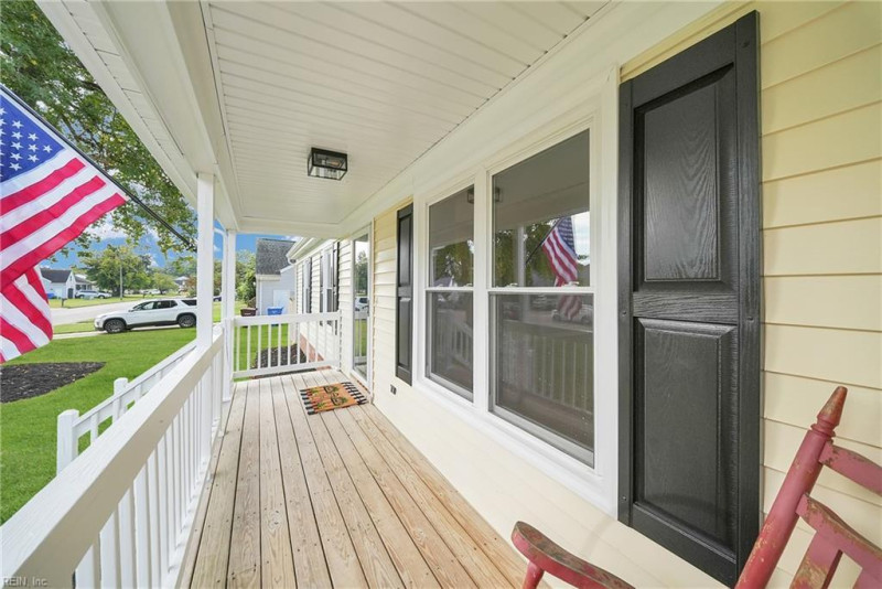 Photo 7 of 48 residential for sale in Chesapeake virginia