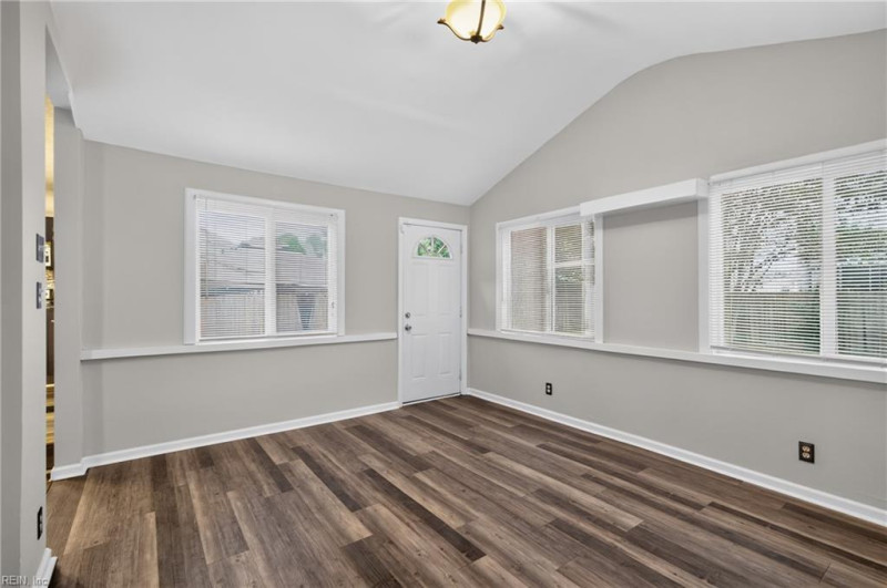 Photo 12 of 44 residential for sale in Newport News virginia