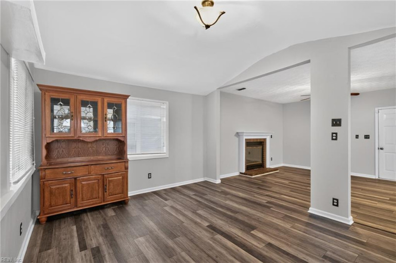 Photo 13 of 44 residential for sale in Newport News virginia