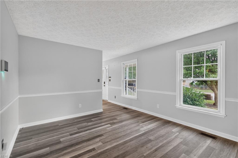 Photo 16 of 44 residential for sale in Newport News virginia