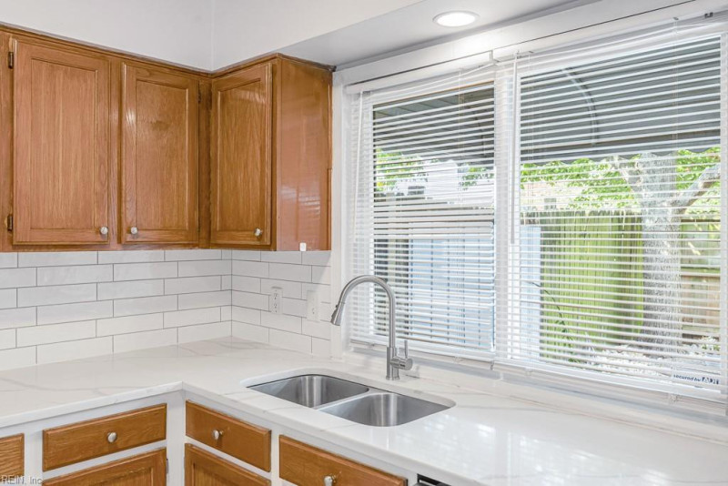 Photo 12 of 33 residential for sale in Virginia Beach virginia