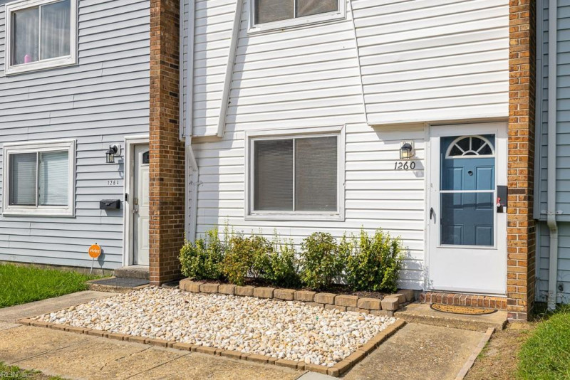 Photo 2 of 33 residential for sale in Virginia Beach virginia