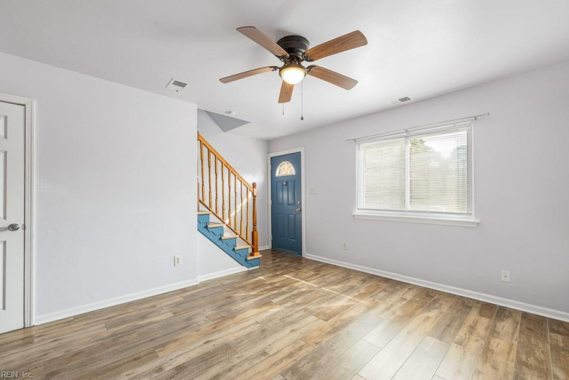 Photo 5 of 33 residential for sale in Virginia Beach virginia