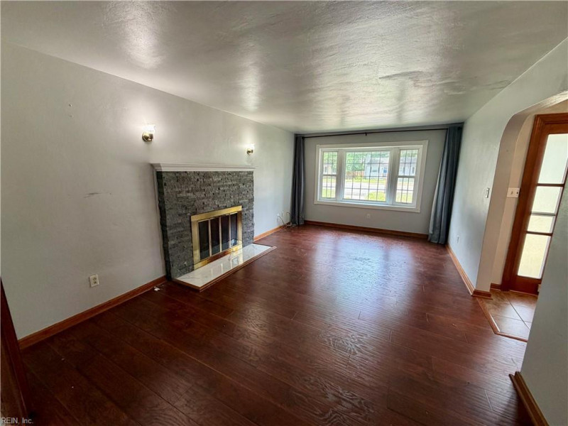 Photo 7 of 36 residential for sale in Hampton virginia Photo 7 of 36 residential for sale in Hampton virginia
