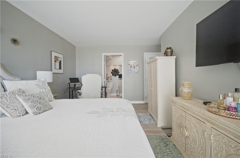 Photo 13 of 27 residential for sale in Virginia Beach virginia