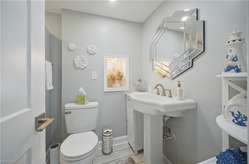 Photo 14 of 27 residential for sale in Virginia Beach virginia