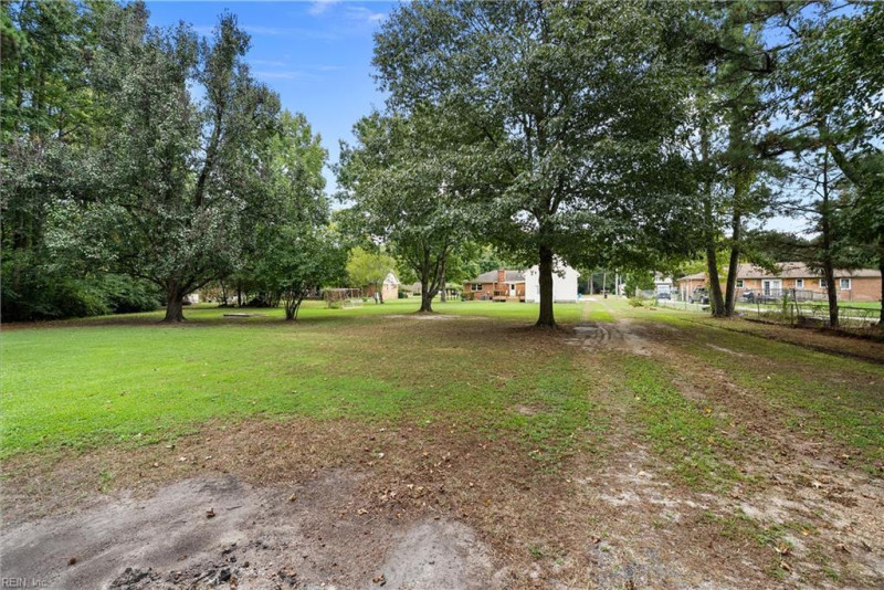 Photo 11 of 50 residential for sale in Chesapeake virginia
