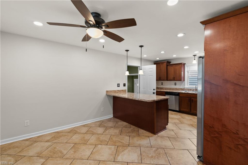Photo 20 of 50 residential for sale in Chesapeake virginia