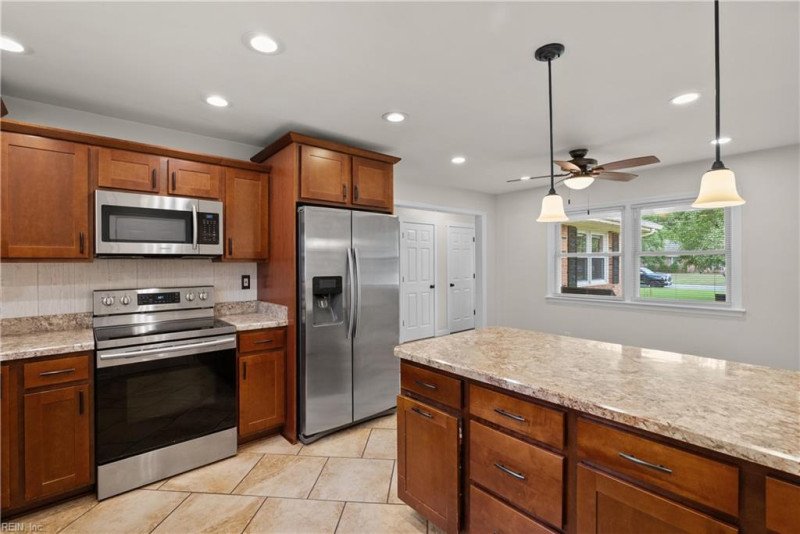 Photo 27 of 50 residential for sale in Chesapeake virginia