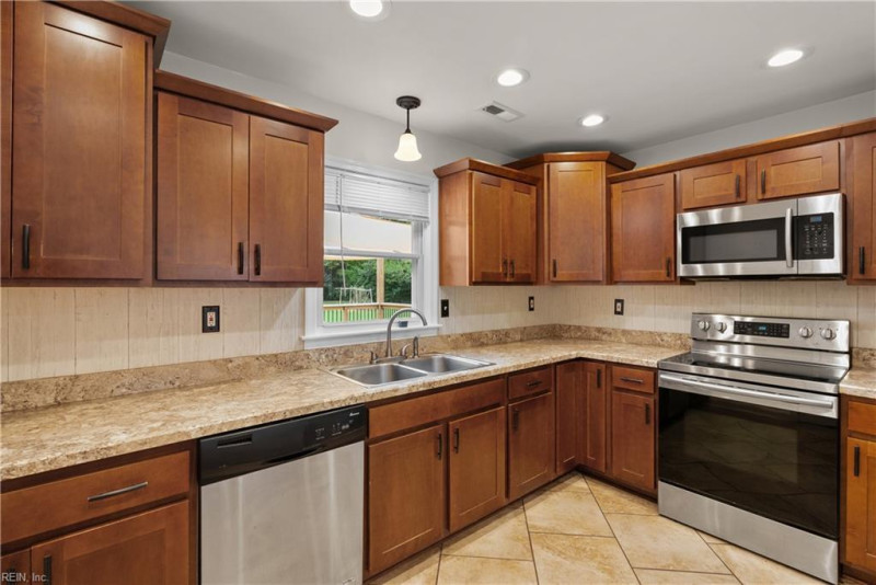 Photo 29 of 50 residential for sale in Chesapeake virginia
