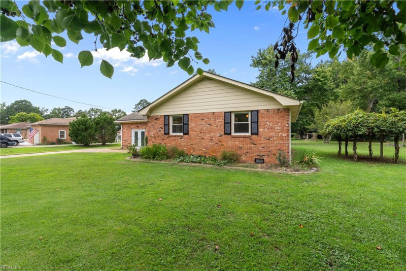 Photo 3 of 50 residential for sale in Chesapeake virginia