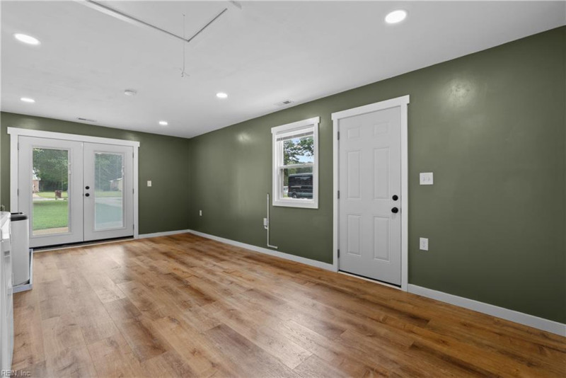 Photo 30 of 50 residential for sale in Chesapeake virginia