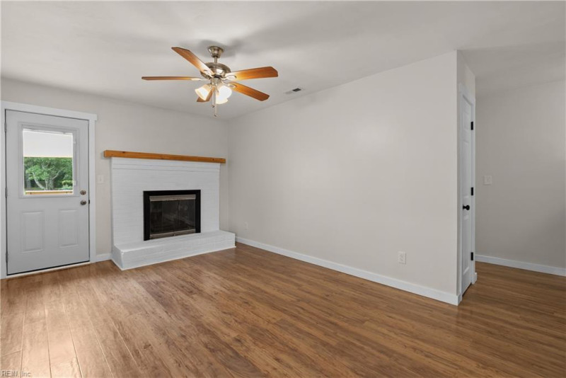 Photo 33 of 50 residential for sale in Chesapeake virginia