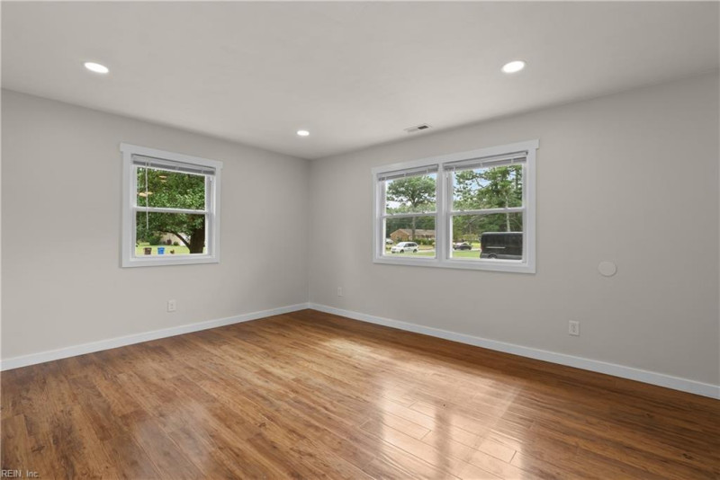 Photo 37 of 50 residential for sale in Chesapeake virginia