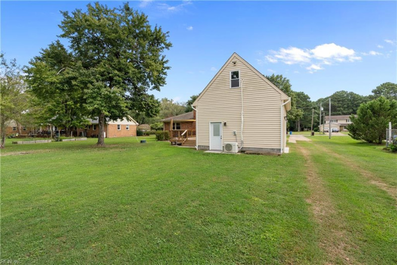 Photo 6 of 50 residential for sale in Chesapeake virginia
