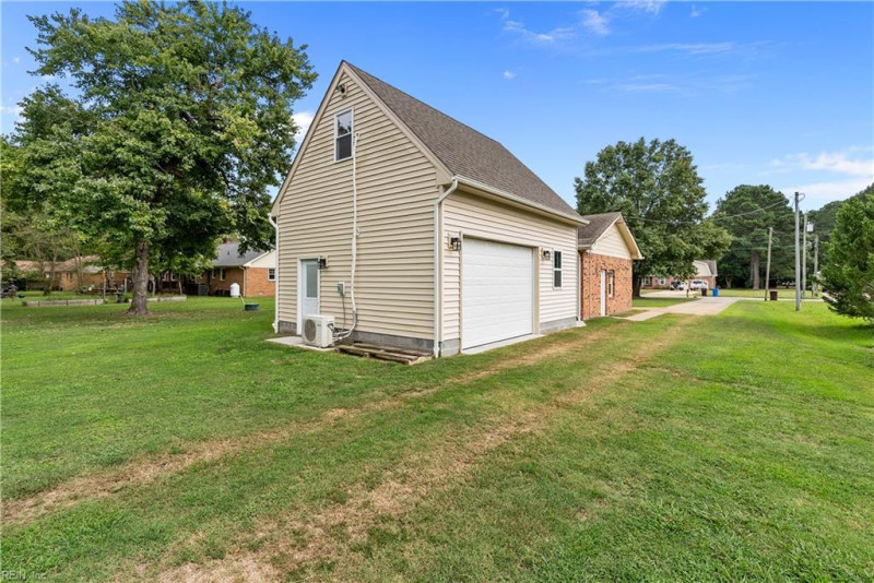 Photo 7 of 50 residential for sale in Chesapeake virginia