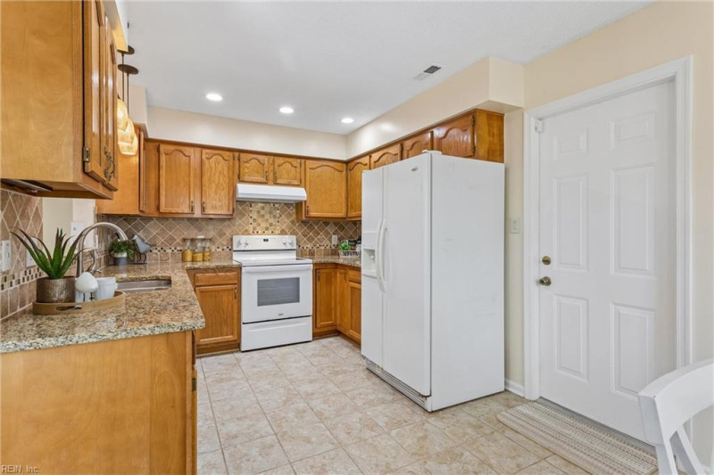 Photo 20 of 50 residential for sale in York County virginia