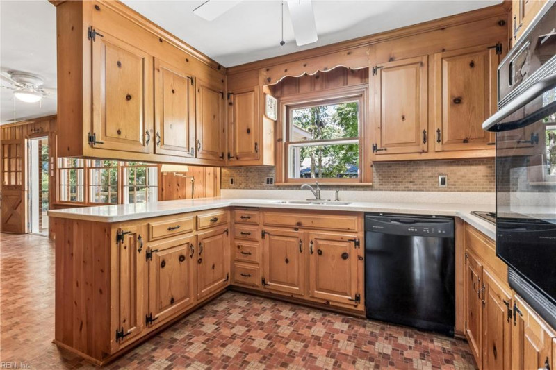 Photo 13 of 45 residential for sale in Newport News virginia
