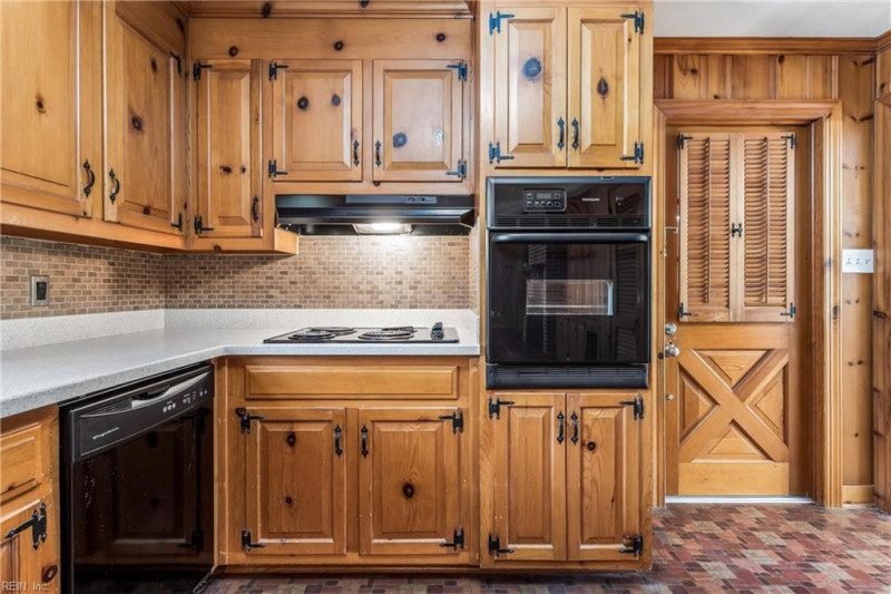 Photo 16 of 45 residential for sale in Newport News virginia