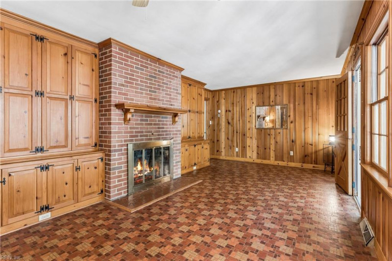 Photo 20 of 45 residential for sale in Newport News virginia