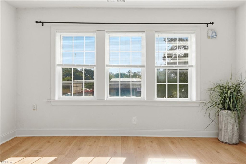Photo 16 of 24 residential for sale in Chesapeake virginia