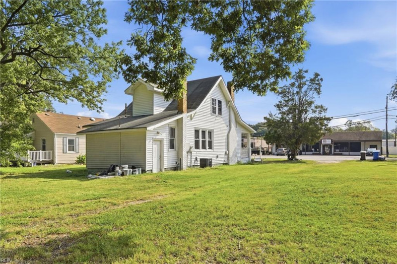 Photo 20 of 24 residential for sale in Chesapeake virginia