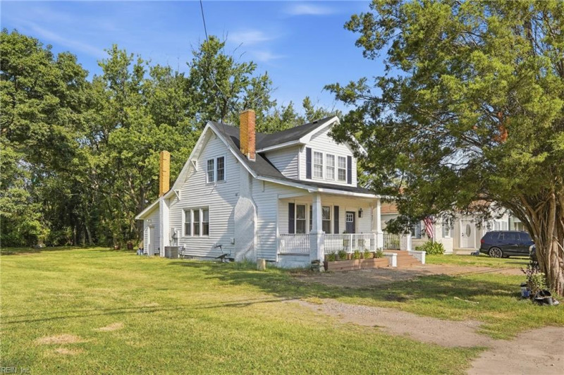 Photo 3 of 24 residential for sale in Chesapeake virginia