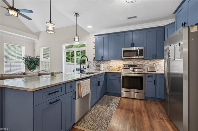 Photo 10 of 50 residential for sale in Chesapeake virginia