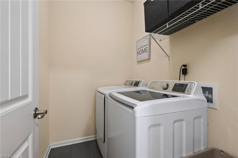 Photo 17 of 50 residential for sale in Chesapeake virginia