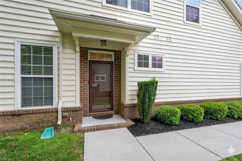 Photo 2 of 50 residential for sale in Chesapeake virginia