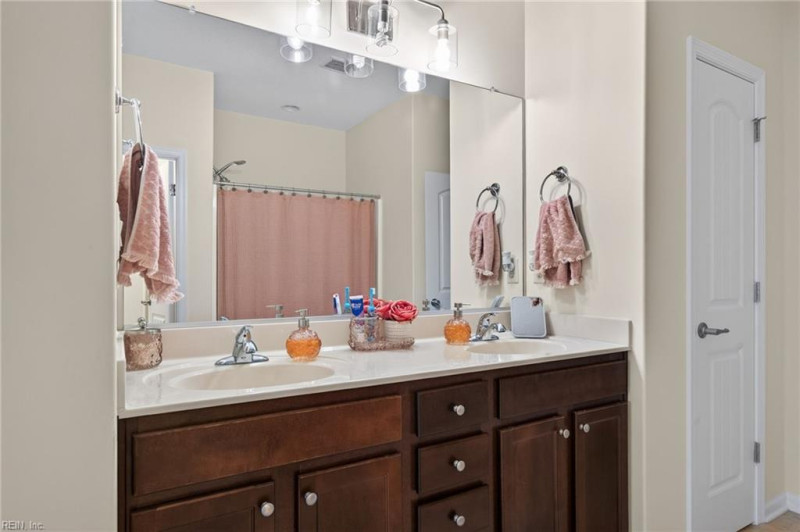 Photo 37 of 50 residential for sale in Chesapeake virginia