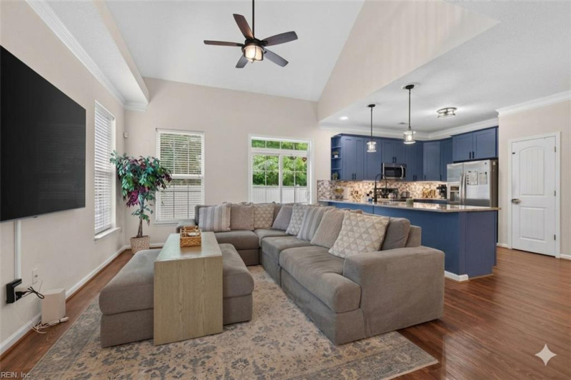 Photo 4 of 50 residential for sale in Chesapeake virginia
