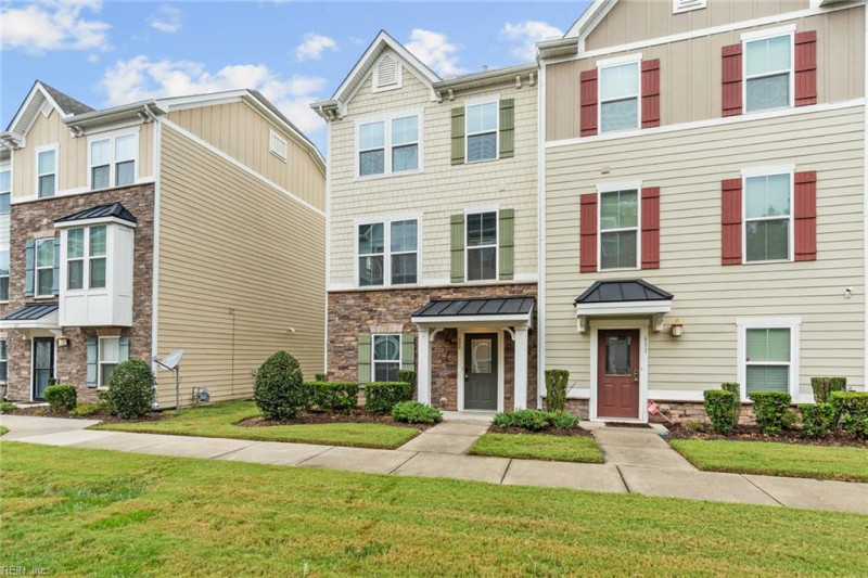 Photo 1 of 35 residential for sale in Chesapeake virginia