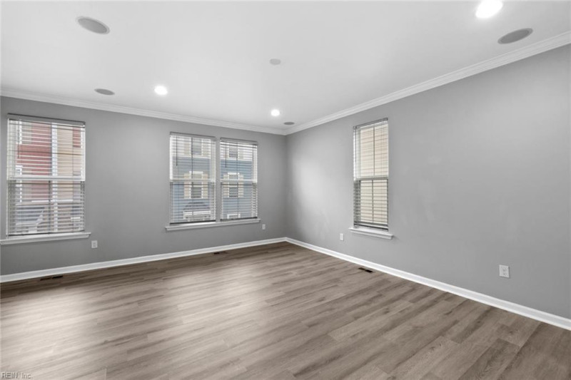 Photo 13 of 35 residential for sale in Chesapeake virginia