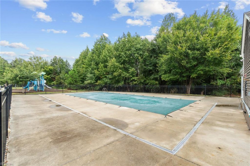 Photo 34 of 35 residential for sale in Chesapeake virginia