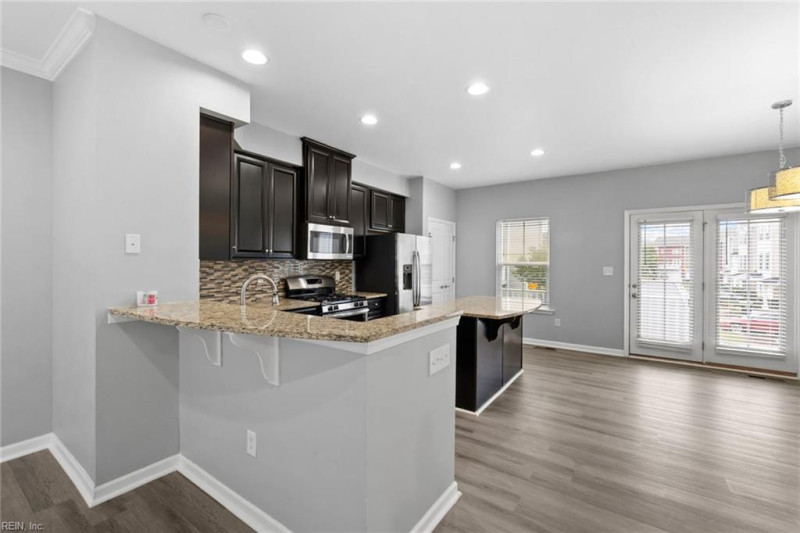 Photo 5 of 35 residential for sale in Chesapeake virginia