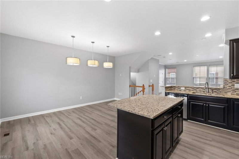 Photo 9 of 35 residential for sale in Chesapeake virginia