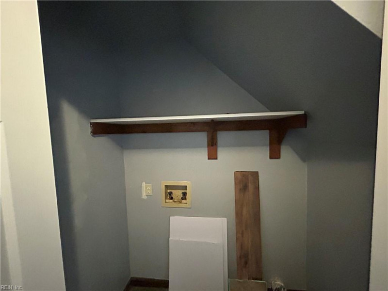 Photo 10 of 34 residential for sale in Chesapeake virginia