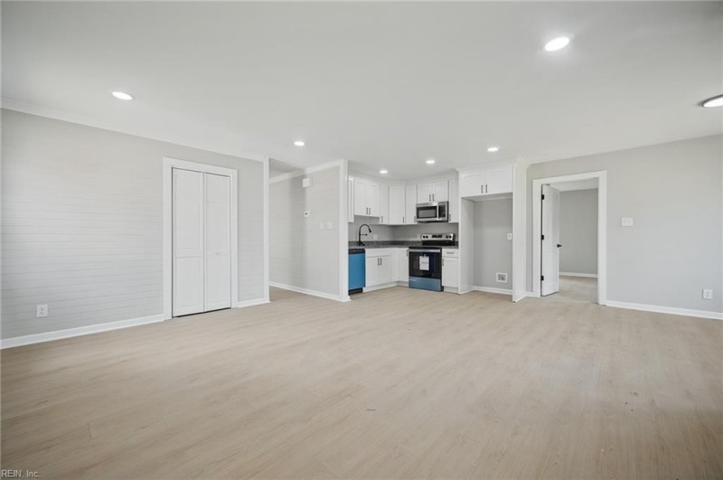 Photo 10 of 45 residential for sale in Chesapeake virginia