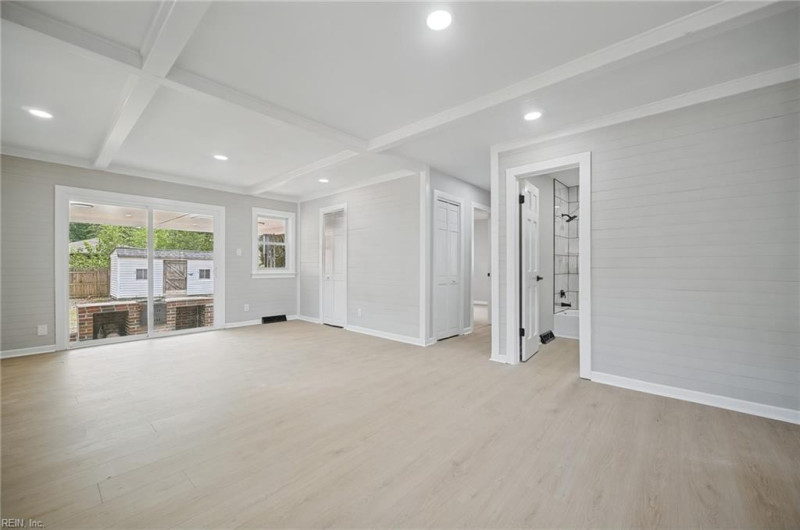 Photo 18 of 45 residential for sale in Chesapeake virginia